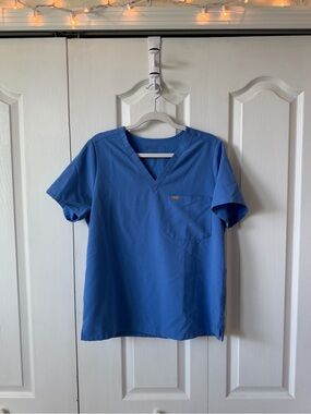 FIGS V-Neck Scrub Top in Ceil Blue